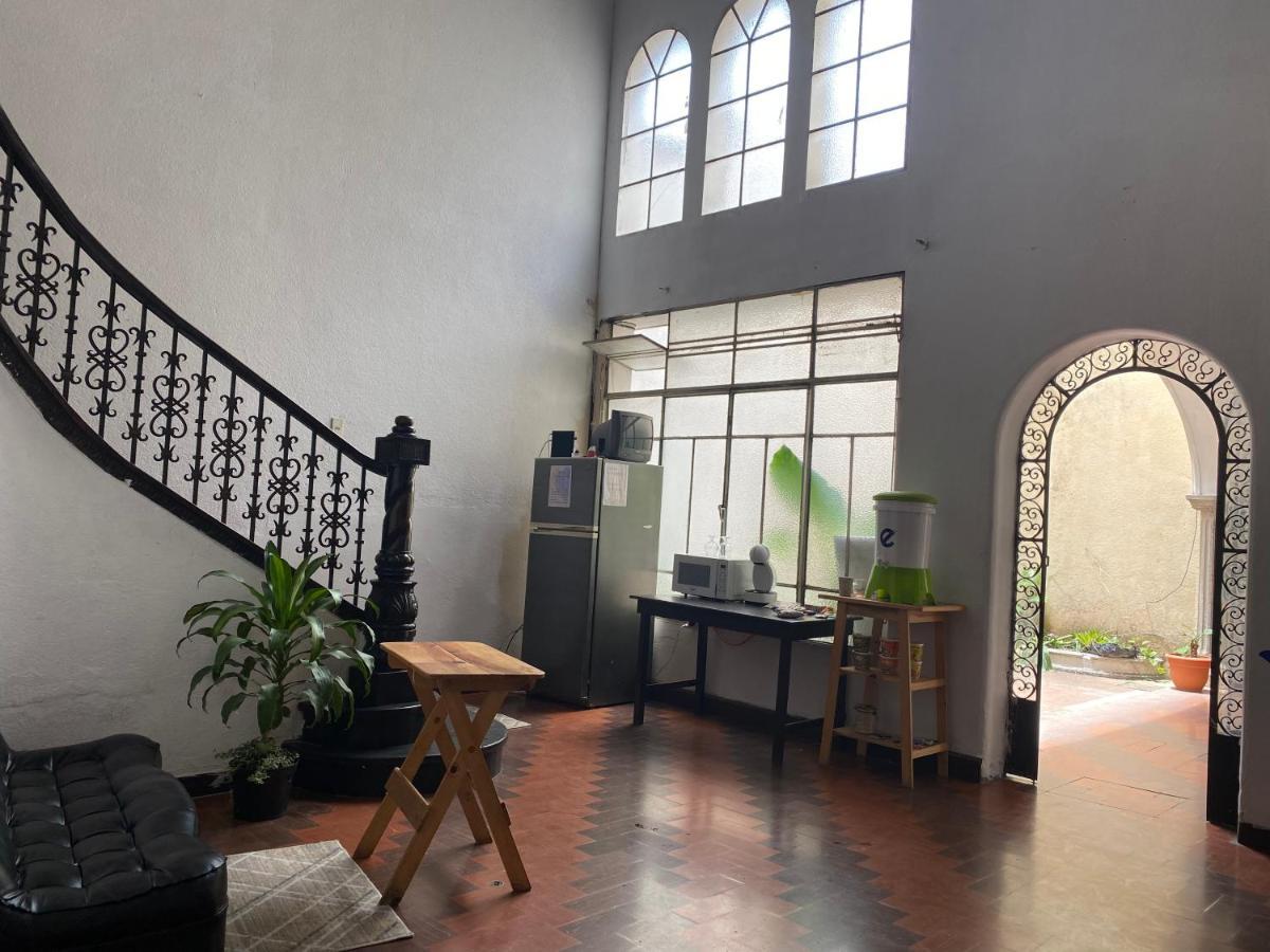 Casa Del Viajero Colonial Guatemala Apartment Exterior photo